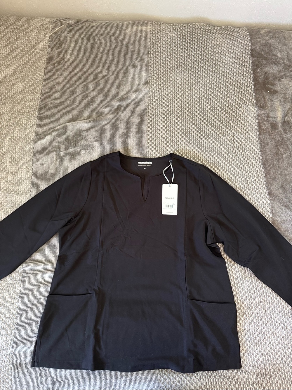 Mandala women’s Black Long-Sleeve scrub top